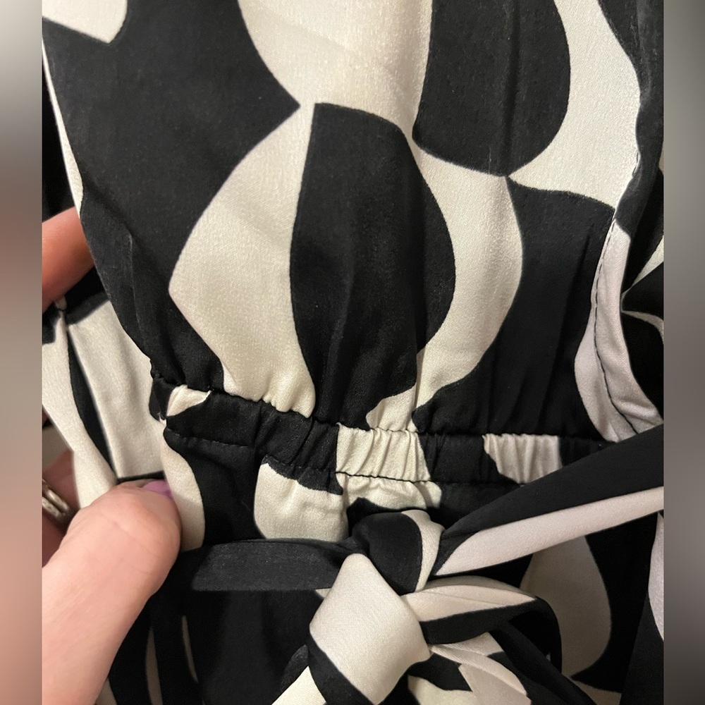 MELLODAY Black & White Abstract Wrap Jumpsuit - Picture 7 of 11